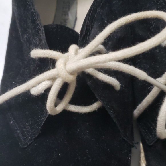 Steve Madden Velvet Shoes - Picture 2 of 4